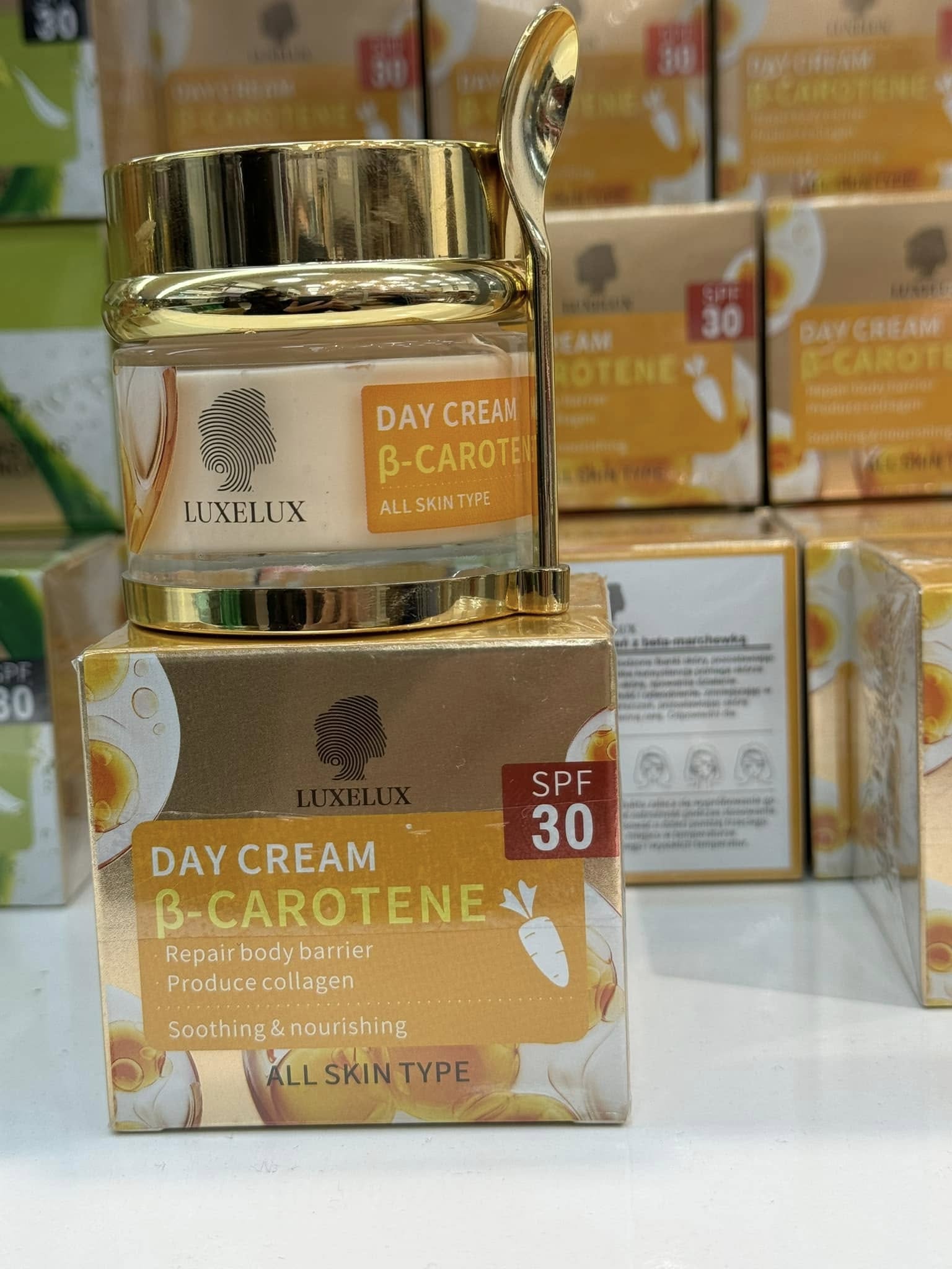 LUXELUX Dieninis veido ir kūno kremas su beta-karotinu, 50 gr Luxelux