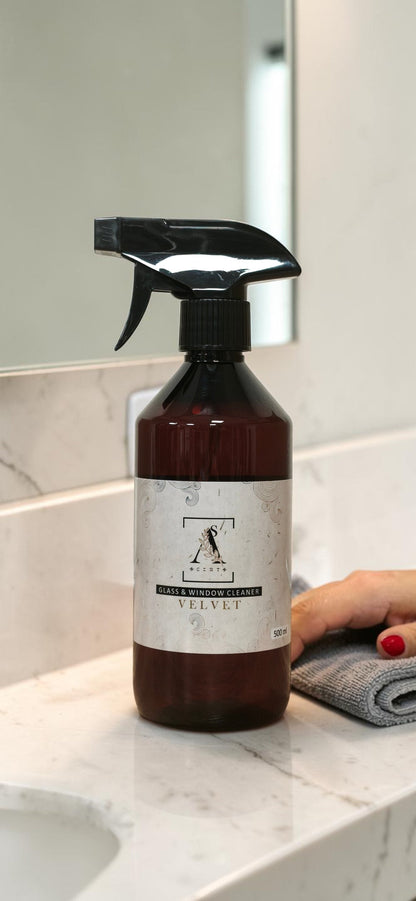 Asscents stiklo ir langų valiklis VELVET valant langą