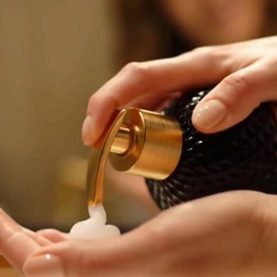 Vivian GRAY Wonderful oriental Woods video